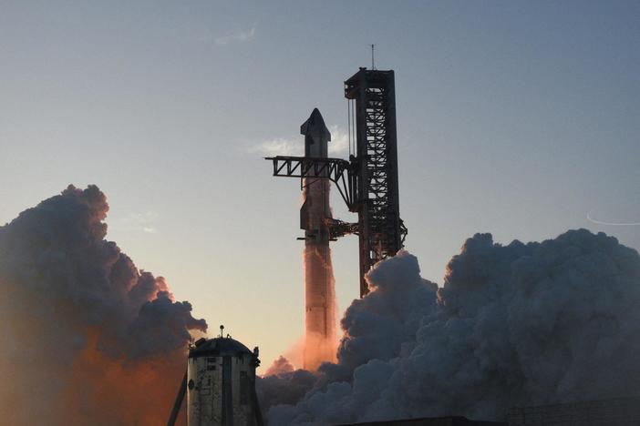 News Wrap: SpaceX’s Starship rocket test launch ends with explosions