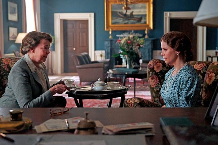 Martha uses dinner-table tactics to help Norway. The president gets on dangerous ground.