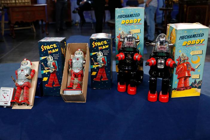 Appraisal: Japanese Spaceman & Robot Toys, ca. 1960
