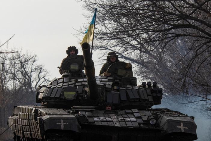 U.S. and European nations sending more arms to Ukraine, but not tanks