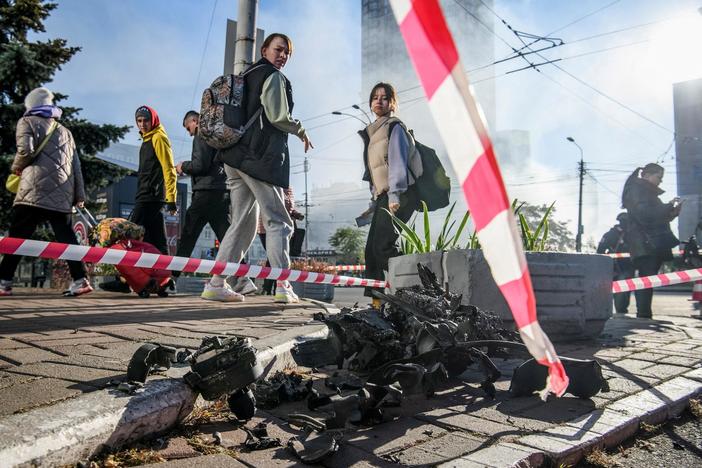 News Wrap: Russia uses drones to attack Ukrainian cities