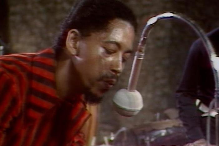 Max Roach founded M'Boom, a jazz group made up of experimental percussionists.
