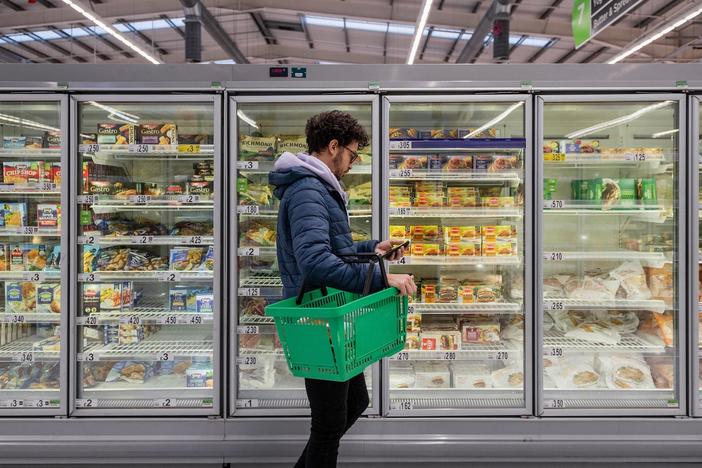 Researcher explains connection between ultra-processed foods and depression