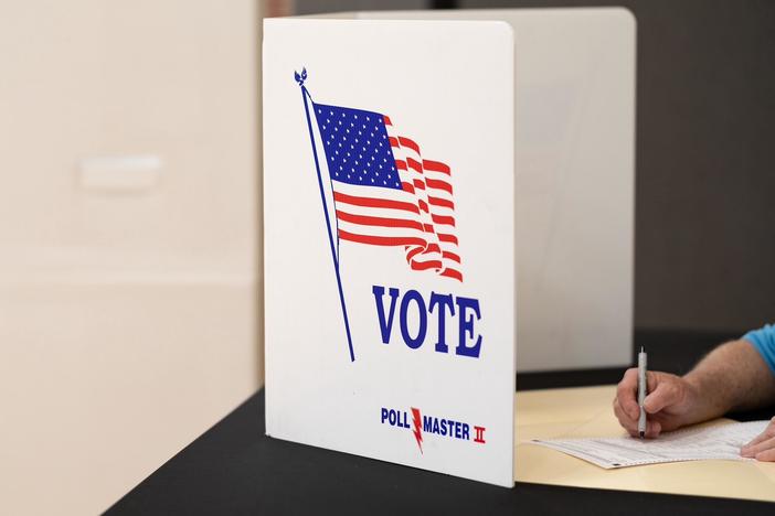 What Republicans and Democrats are focusing on for midterm elections