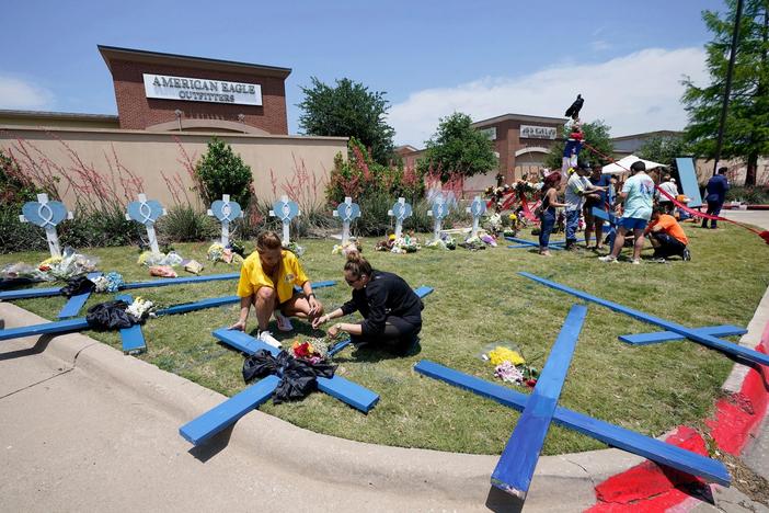 Investigators reveal details about Texas outlet mall gunman's extremist views