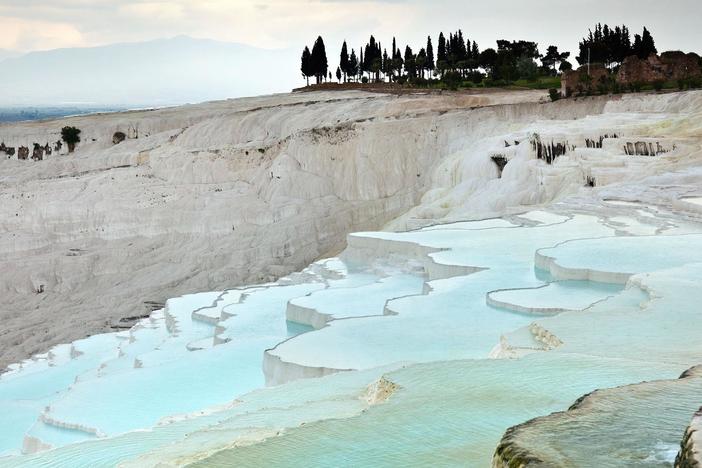 Rick visits the ancient bubbling mineral springs of Turkey.