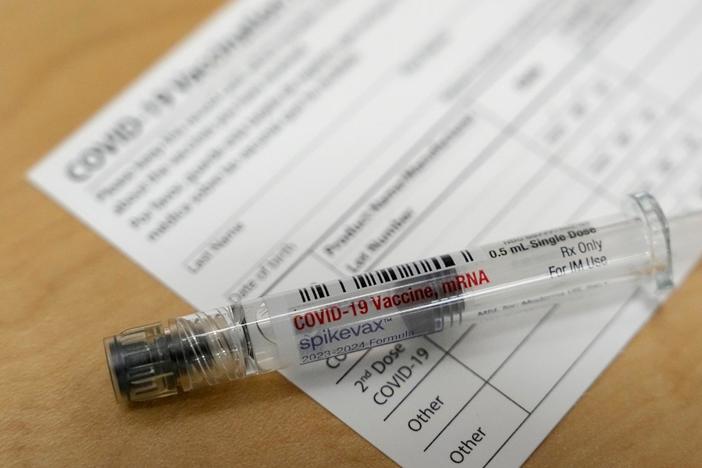What’s behind the messy rollout of this fall’s new COVID vaccines