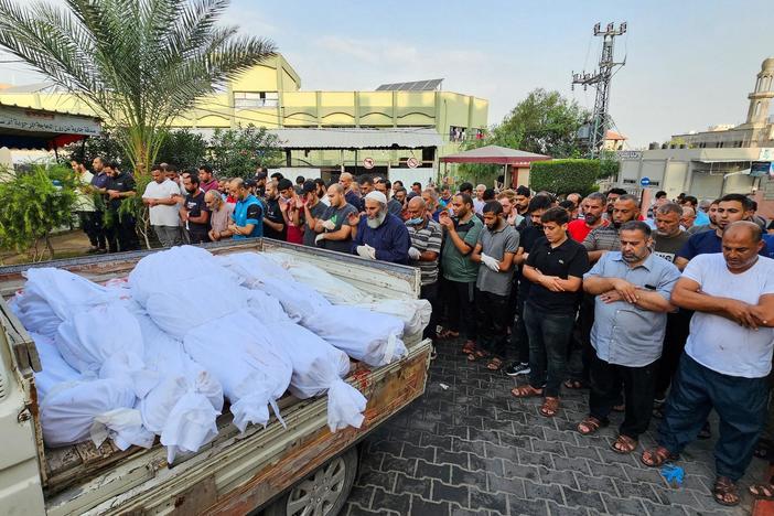 Israeli bombardment of Gaza persists amid calls to address worsening humanitarian disaster
