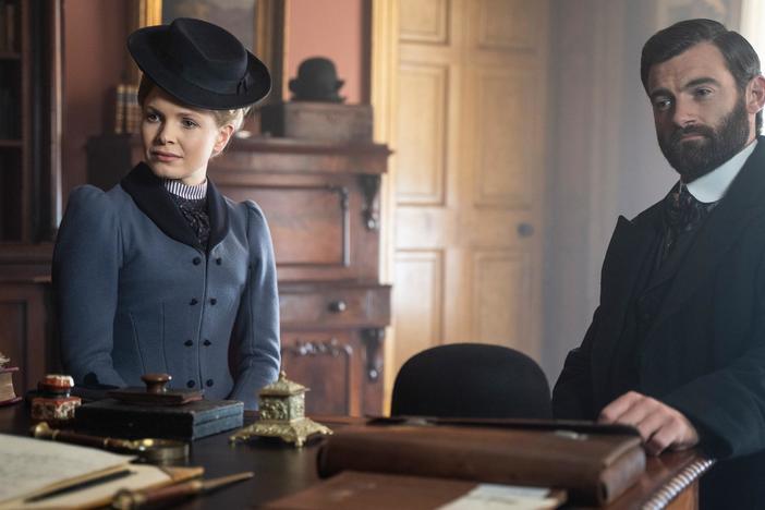 The Duke hires Eliza to spy on suffragettes.