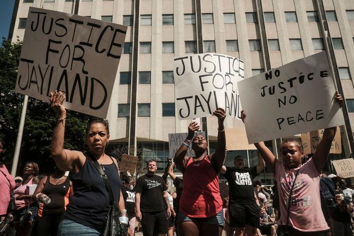 News Wrap: Akron declares state of emergency after police killing of unarmed Black man