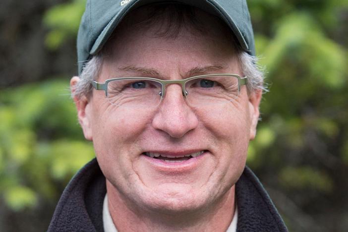 Tongass National Forest's John Neary explains how massive Mendenhall Glacier really is.