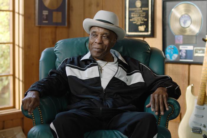 Buddy Guy met John Lee Hooker and Big Mama Thornton after years of admiring their music.