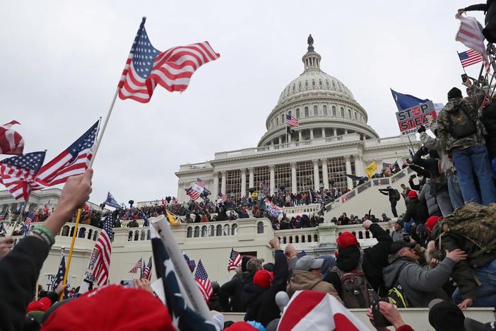 News Wrap: Appeals court rules Jan. 6 lawsuits Trump can move forward