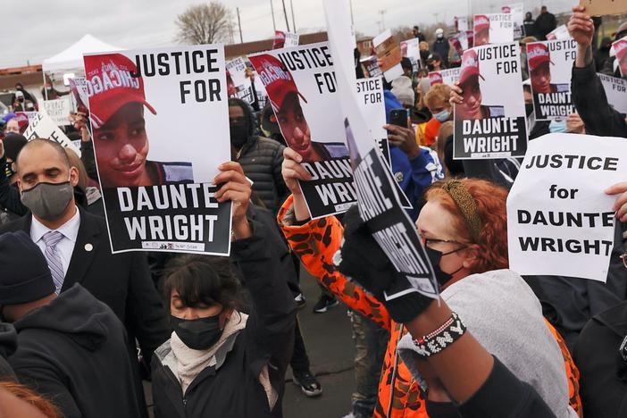 Minnesota on edge following the police killing of Daunte Wright