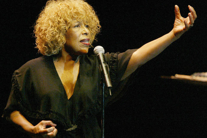 Roberta Flack performs at the San Sebastian Jazz Festival in Spain in 2005.