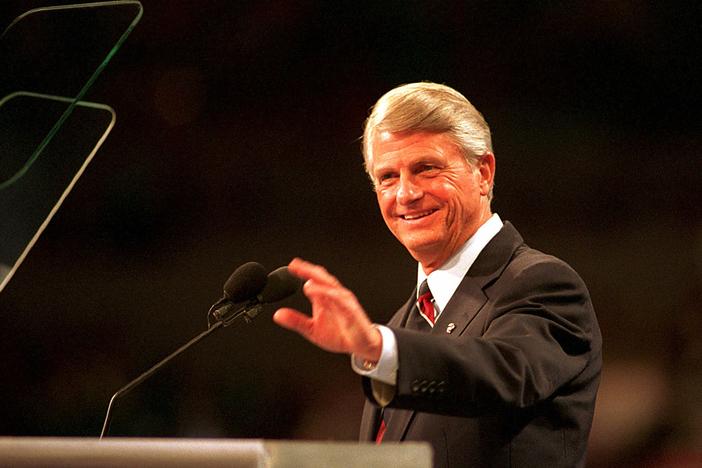 Georgia Governor Zell Miller waves to delegates at the Democratic Convention in New York on July 13, 1992.