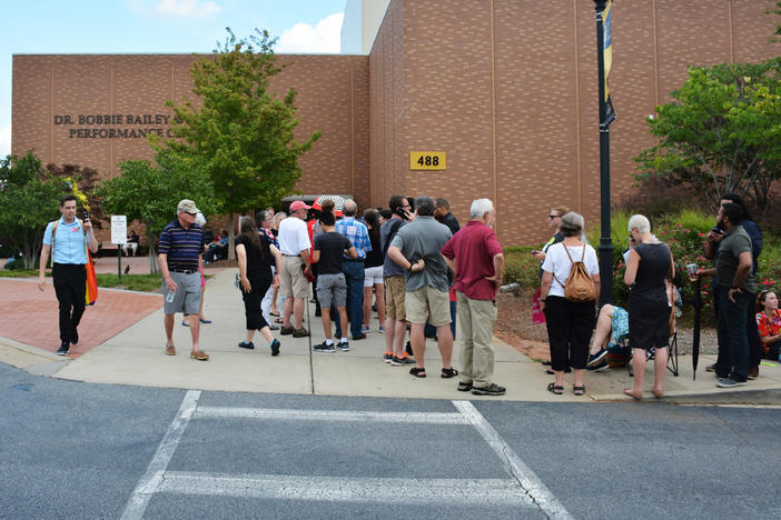 A crowd of more than 600 gathered at Kennesaw State University Monday night for Sen. Johnny Isakson's first in-person town hall of the year.