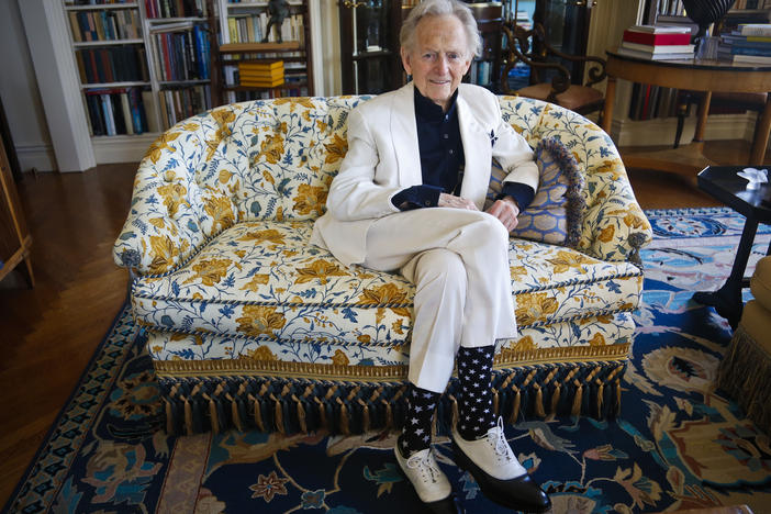 In this July 26, 2016 photo, American author and journalist Tom Wolfe, Jr. appears in his living room during an interview about his latest book, "The Kingdom of Speech," in New York.