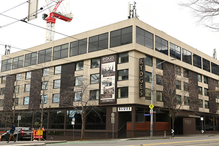 The Rydges on Swanston hotel in Australia is one of the sources of Melbourne's coronavirus outbreak after it was used to accommodate returning overseas travelers for a 14-day quarantine period.