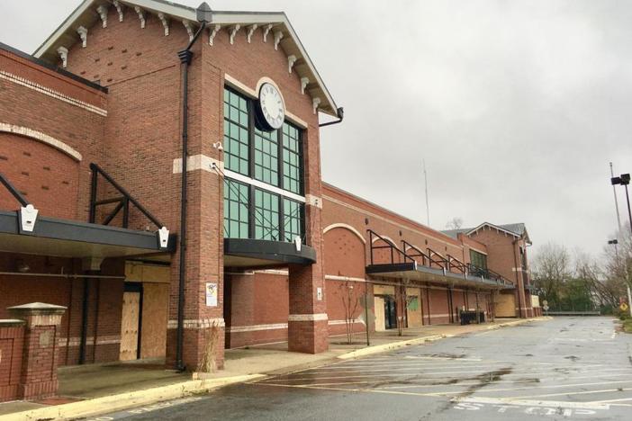 The 84,000 sq. ft. old Kroger building will continue to sit empty at 400 Pio Nono Ave. after the Macon-Bibb County Planning and Zoning Commission rejected a 569-unit self-storage facility for the property. 