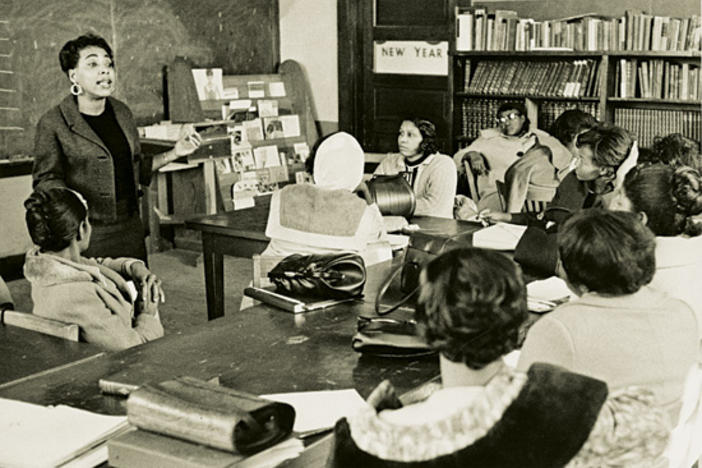 SCLC Education Director Dorothy Cotton teaches a Citizen Education Program class. 