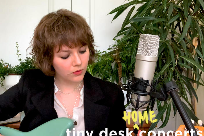 Kate Davis plays a Tiny Desk (home) concert.