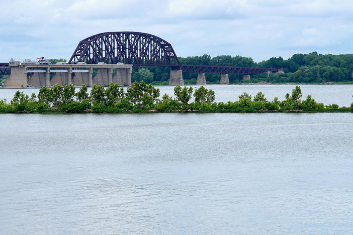 The memorial will lead people from nearby history museums to the bank of the Ohio River. There, they can sit on limestone benches looking out across the water from Kentucky to southern Indiana.