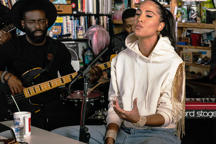 Snoh Aalegra plays a Tiny Desk Concert (Laura Beltran Villamizar/NPR).