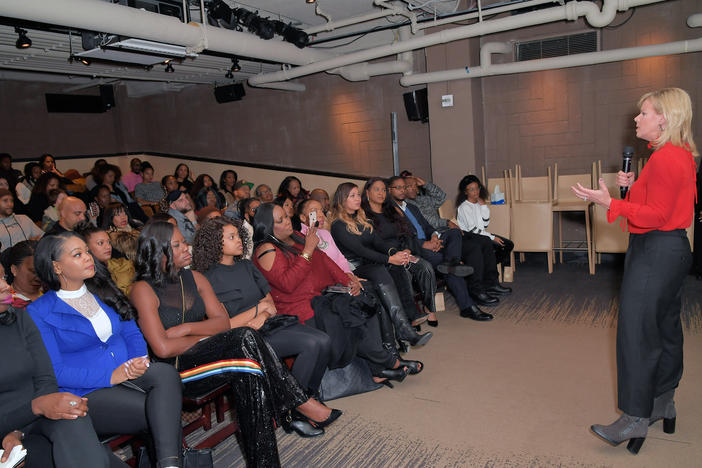 Journalist Gretchen Carlson addresses the crowd before the planned screening of <em>Surviving R. Kelly</em> in New York on Dec. 4, 2018. The room was evacuated after a gun threat was called in.