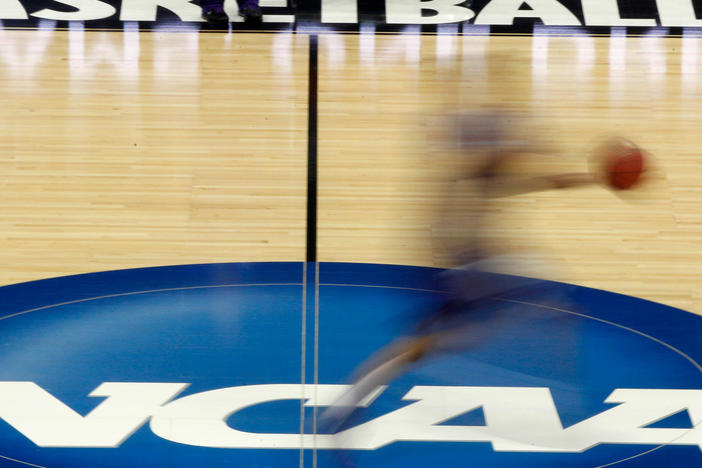 The NCAA Division I Council announced on Wednesday that the 2020-2021 men's and women's college basketball seasons can begin on Nov. 25.