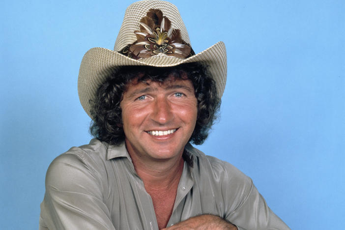 A portrait of Mac Davis taken on Oct. 12, 1981.