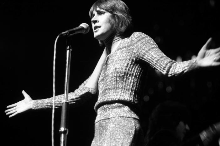 Helen Reddy, performing in London in 1974.