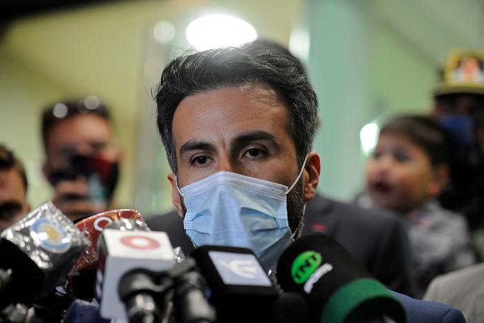 Leopoldo Luque, the neurosurgeon of former  soccer star Diego Maradona, is being investigated by Argentine prosecutors after questions over Maradona's death were raised.