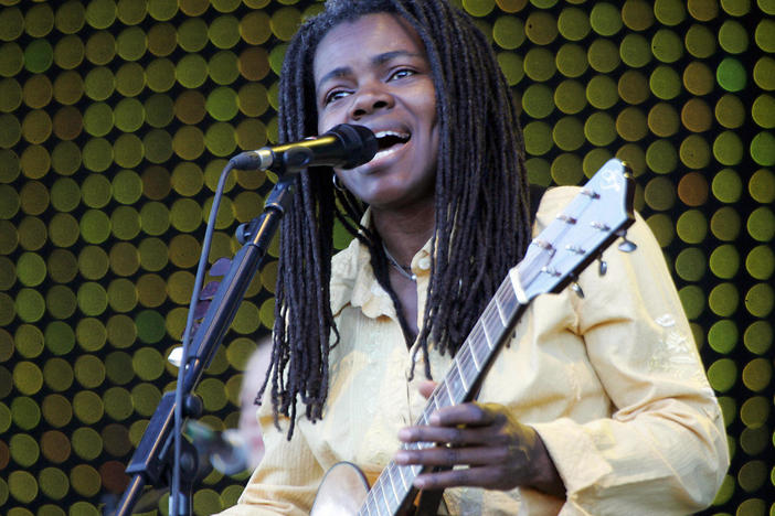 Singer-songwriter Tracy Chapman performs in Carhaix-Plouguer, France, in 2006.
