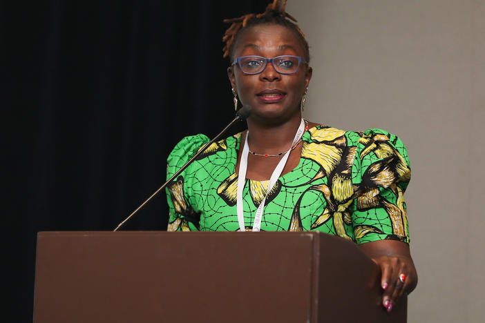 As a young woman, pregnant and HIV-positive, Maurine Murenga did not have easy access to drugs that could save her life. Today she is an activist for equitable health-care. The global distribution of coronavirus vaccines is an issue of concern.