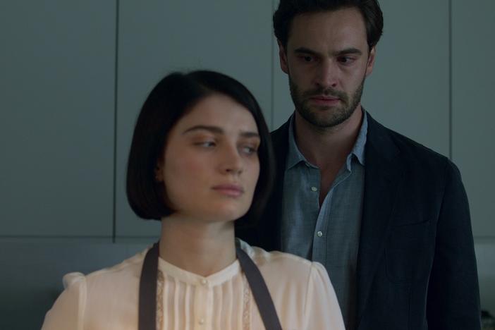 Tom Bateman and Eve Hewson play a couple whose marriage is not what it seems in <em>Behind Her Eyes.</em>