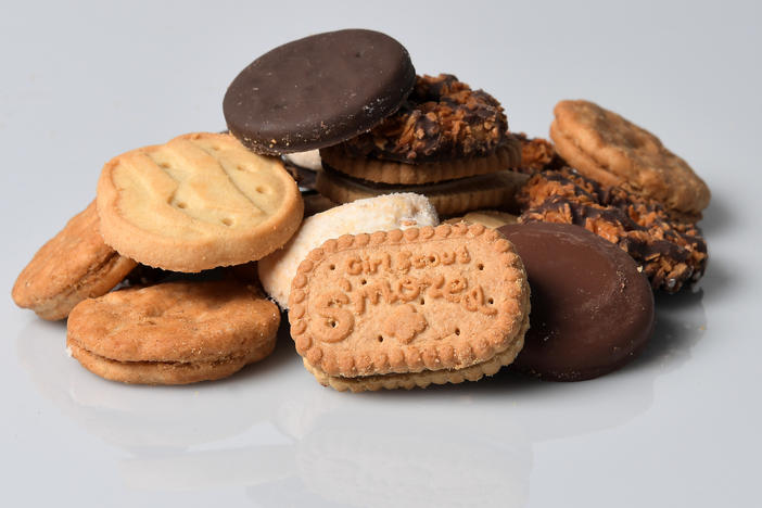 From a sampling of Girl Scout Cookies, <em>LA Times</em> food columnist Lucas Kwan Peterson says that Samoas (also known as Caramel deLites) are the superior cookie.