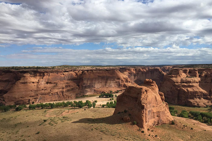 Canyon de Chelly National Monument ("Tséyi'" in Navajo) in Arizona is located on Navajo Nation land.