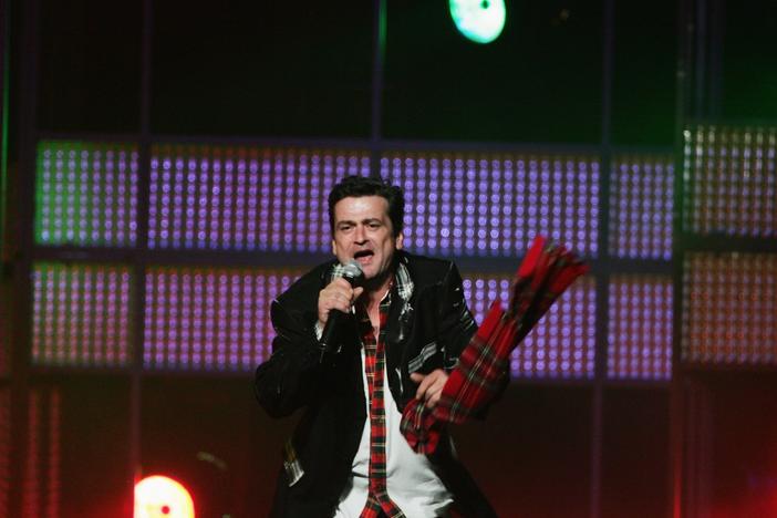 Les McKeown, performing on Aug. 24, 2007 in Sydney.