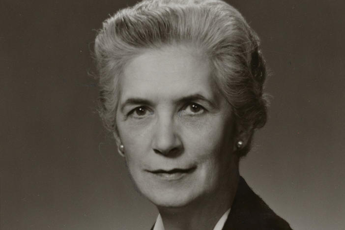 Adelyn Dohme Breeskin studio portrait, 1961 Archives of American Art, Smithsonian Institution