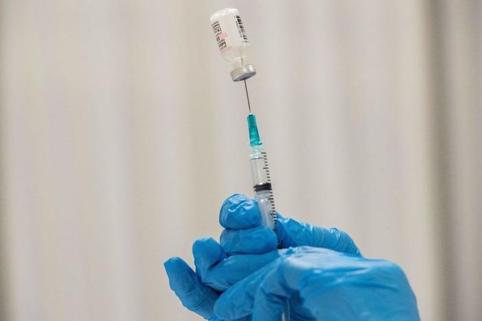 Giving people with organ transplants a third dose of the mRNA vaccines for COVID-19 appears to boost their immunity, according to a new study.
