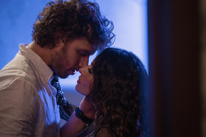 Brad Simon (Adam Demos) and Billie Connelly (Sarah Shahi) in <em>Sex/Life</em> on Netflix.