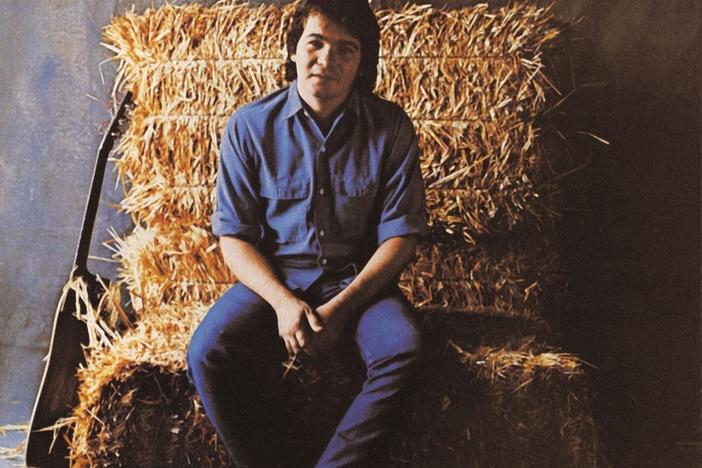 John Prine on the cover of his 1971 debut album.