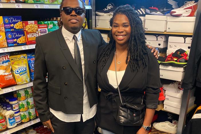 Rapper Gunna and Goodr CEO Jasmine Crowe stop by the Goodr grocery store, at the Atlanta middle school he formerly attended.