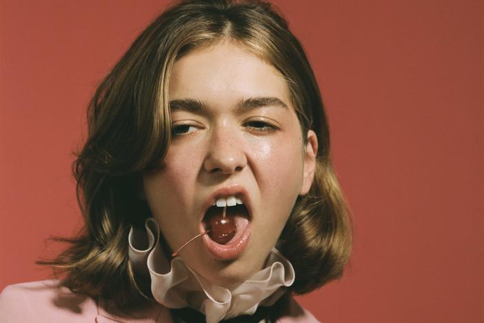 Snail Mail knows young love is a risk. On ‘Valentine,’ she dives in anyway