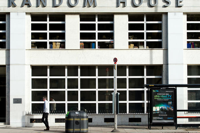 A picture shows the headquarters of publishers Random House in Central London on October 29, 2012 before it merged with Penguin. AFP PHOTO / LEON NEAL (Photo credit should read LEON NEAL/AFP via Getty Images)