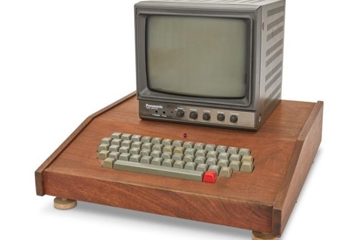 An Apple-1 computer and a 1986 Panasonic video monitor sold for $400,000 on Tuesday.