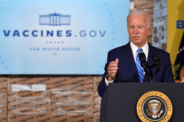 President Biden promotes his administration's vaccine or testing requirements for workers at the Clayco construction site in Elk Grove Village, Ill., on Oct. 7.