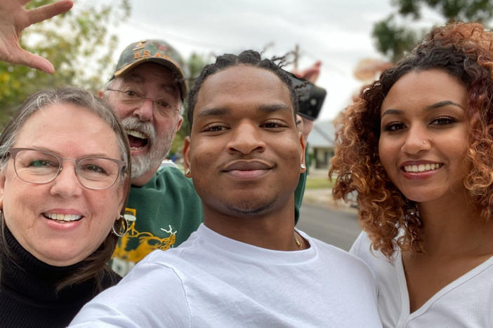 "We are all set for year 6!" Jamal Hinton tweeted on Nov. 14, sharing a message from Wanda Dench inviting him, his family and his girlfriend, Mikaela, over to her Arizona home for Thanksgiving dinner.