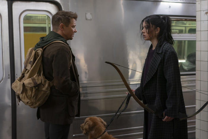 (L-R): Hawkeye/Clint Barton (Jeremy Renner) and Kate Bishop (Hailee Steinfeld) aim to please in Marvel's <em>Hawkeye</em>.